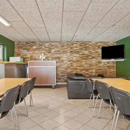 Gorgeous In With Wifi بيت للعطل Tarm